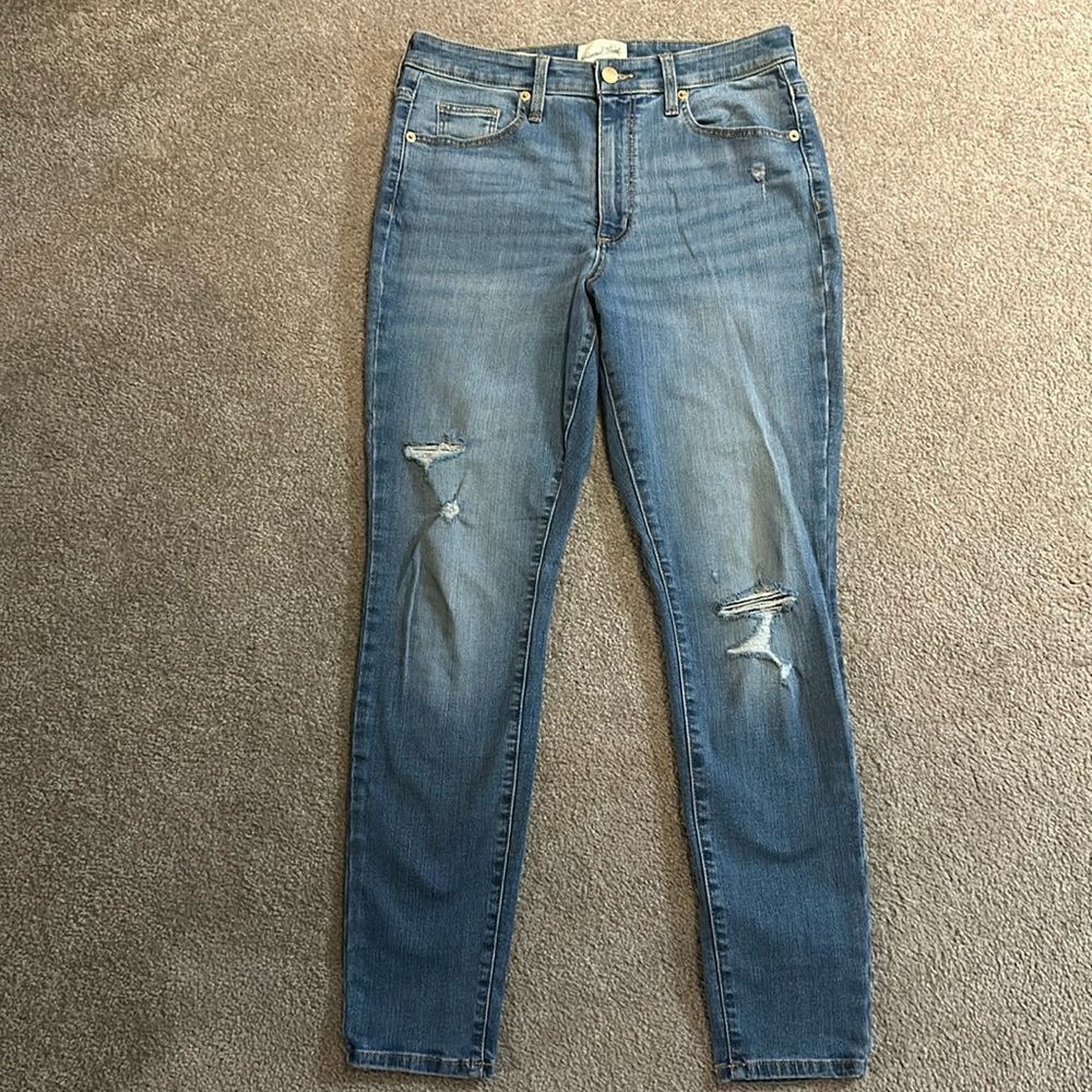 Universal Thread Distressed High Rise Skinny Jeans! - Picture 1 of 11